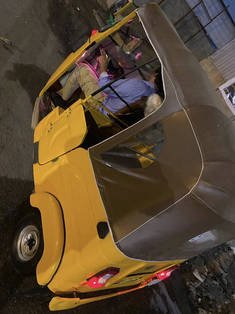 السلام عليكم تكتك 21 شهر 11تكتك حلو كهربائيات كلها شغالة مكينه ناعمه تشلع شلع مفتوحة مصبوغة جمالية والباقي شوف العين ب6و200 مكاني بصرة حي زهراء ‭0788 298 8428‬
