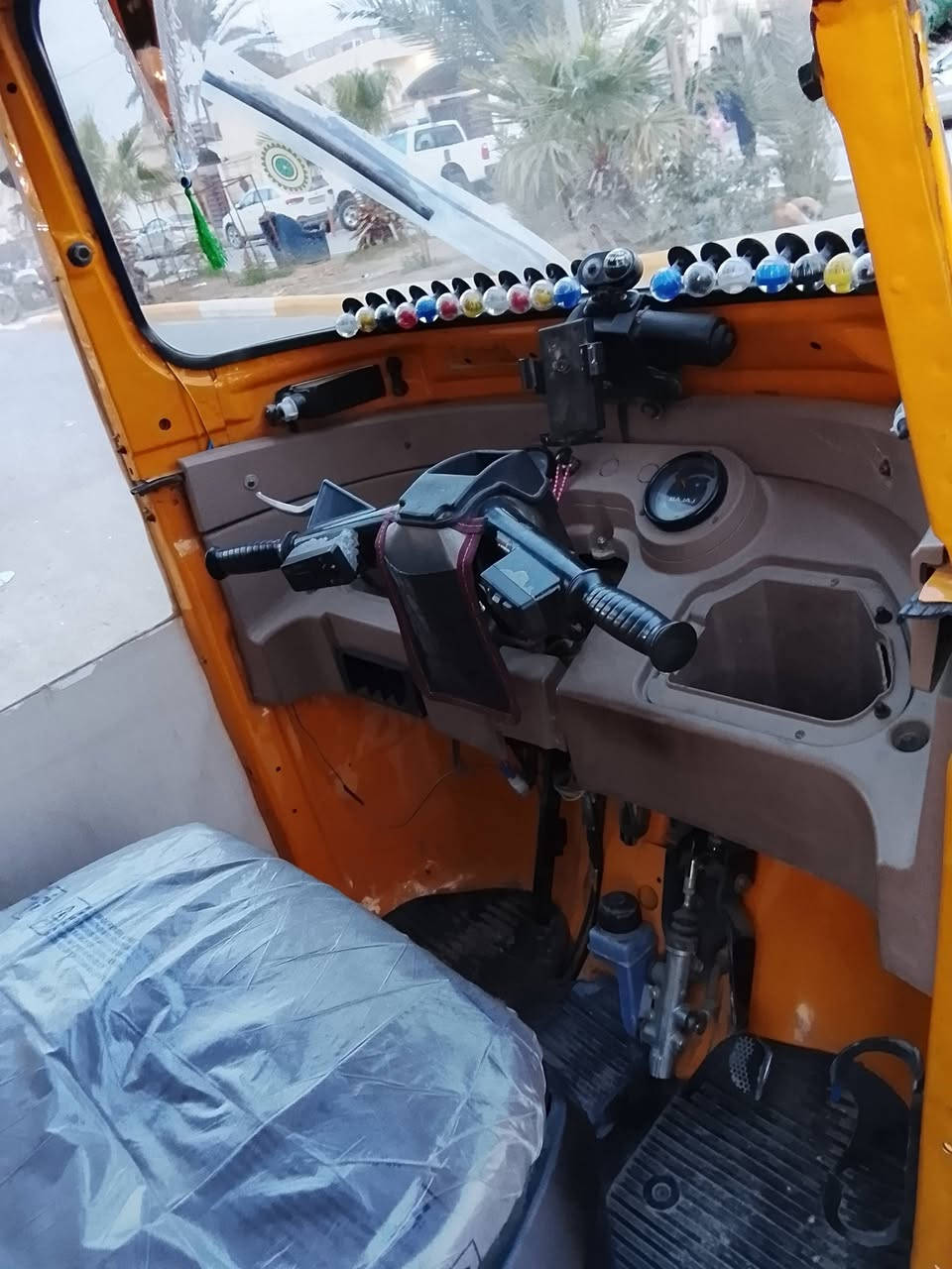 سلام عليكم تكتك ال بيع مديل 2020 اوراق كامله ما بيه أي نقص ولستفسار ***********
