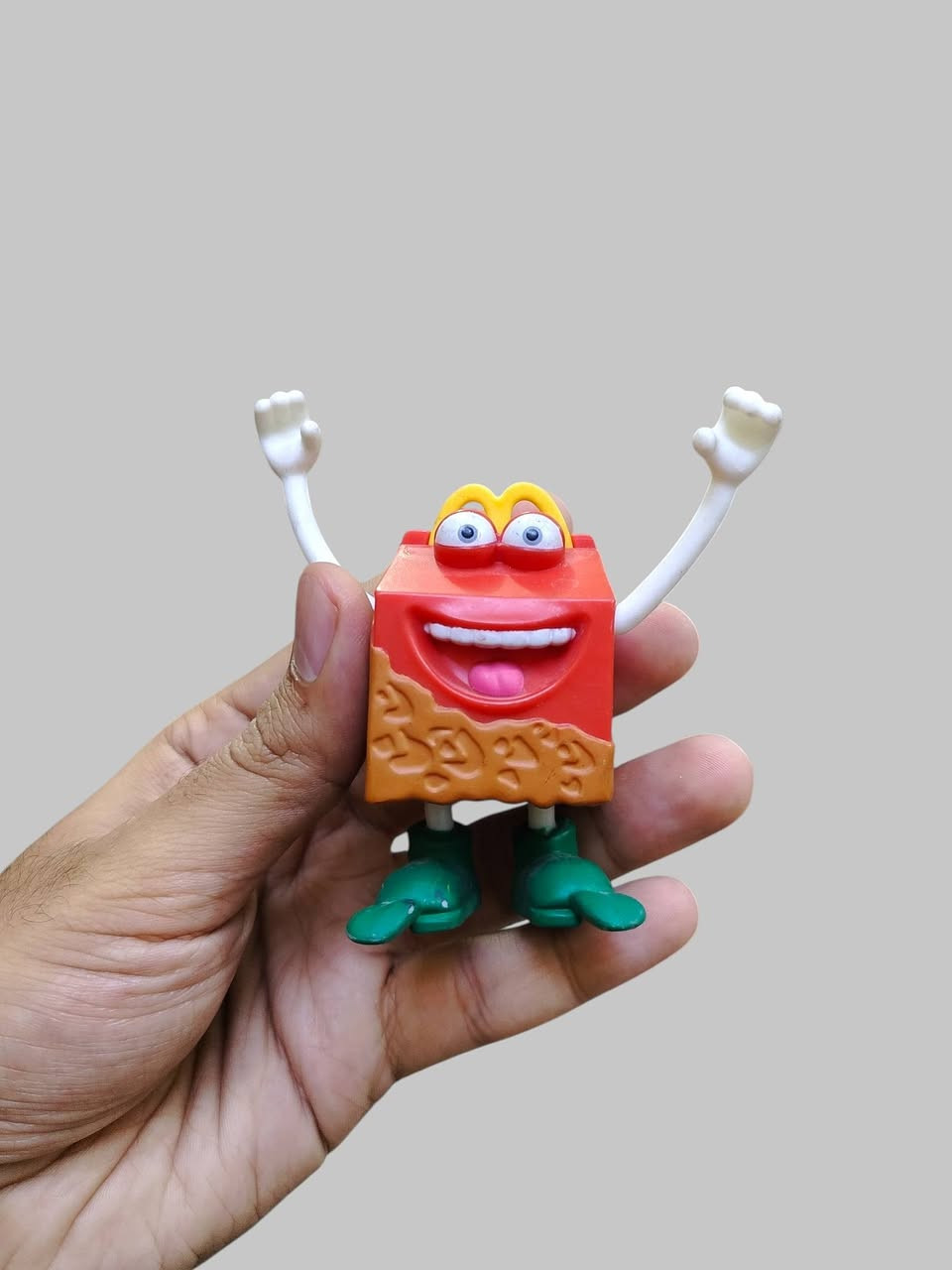 متوفر ✅ 
مجموعة شخصيات هابي ميل من ماكدونالدز 😍
المجموعة تتكون من (16) قطعة 😉
حجم القطع واضح في الصورة 😌 
للحجز يرجى المراسلة على الخاص ☎️ 
يتوفر توصيل لكل محافظات العراق 🚗


**إذا كنت صاحب هذا الإعلان وتريد حذفه لأي سبب، رجاءا أرسل رسالة إلى الدعم الفني**