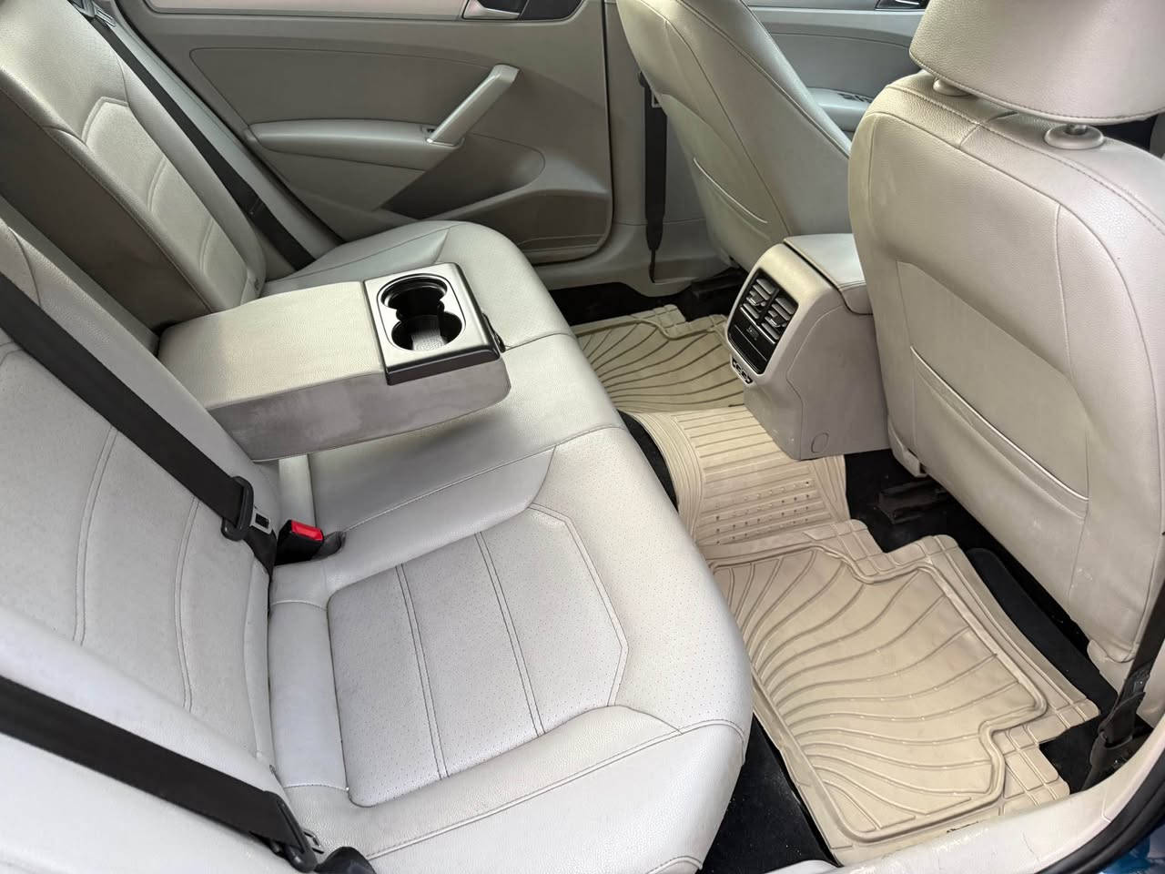 سلام عليكم 
باسات 2019 للبيع 
فول فول مواصفات 
داخل ملكي 
ضرر شبر ين جاملغ خلفي بدون دواخل بدون ايرباك 
محرك 20 توربو بس بشرط 
سنويه جديده بسمي تحويل وكاله 
سعر 148
مكاني كركوك 
*********** كركوك, العراق
