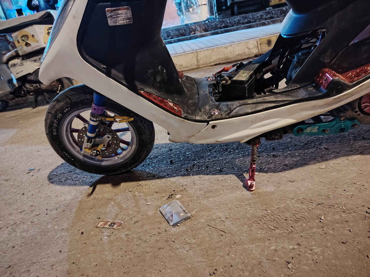 سلام عليكم من رخصه الادمنه ماكس عدله للبيع كلها تزويد مابيها شي بلادي مستعجل عله بيعتها  مكاني ديالى بعقةبه فلكه الامين للتواصل ***********
