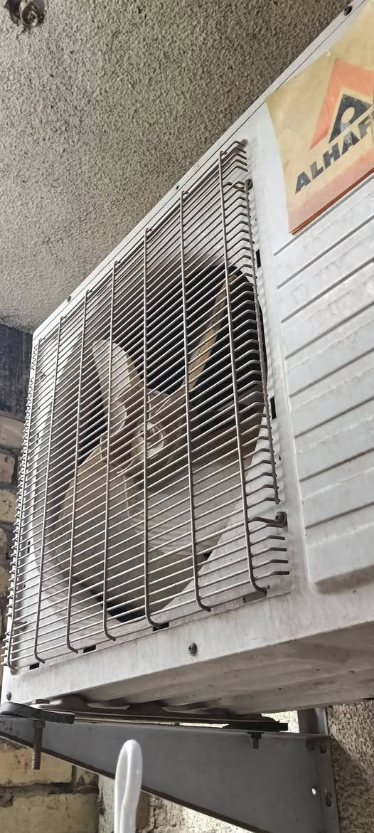 عندي سبلت الحافظ 2طن 
تبريده ثلج.. بتموز يفصل ويصير حار.. اريد ابيعه


**إذا كنت صاحب هذا الإعلان وتريد حذفه لأي سبب، رجاءا أرسل رسالة إلى الدعم الفني**