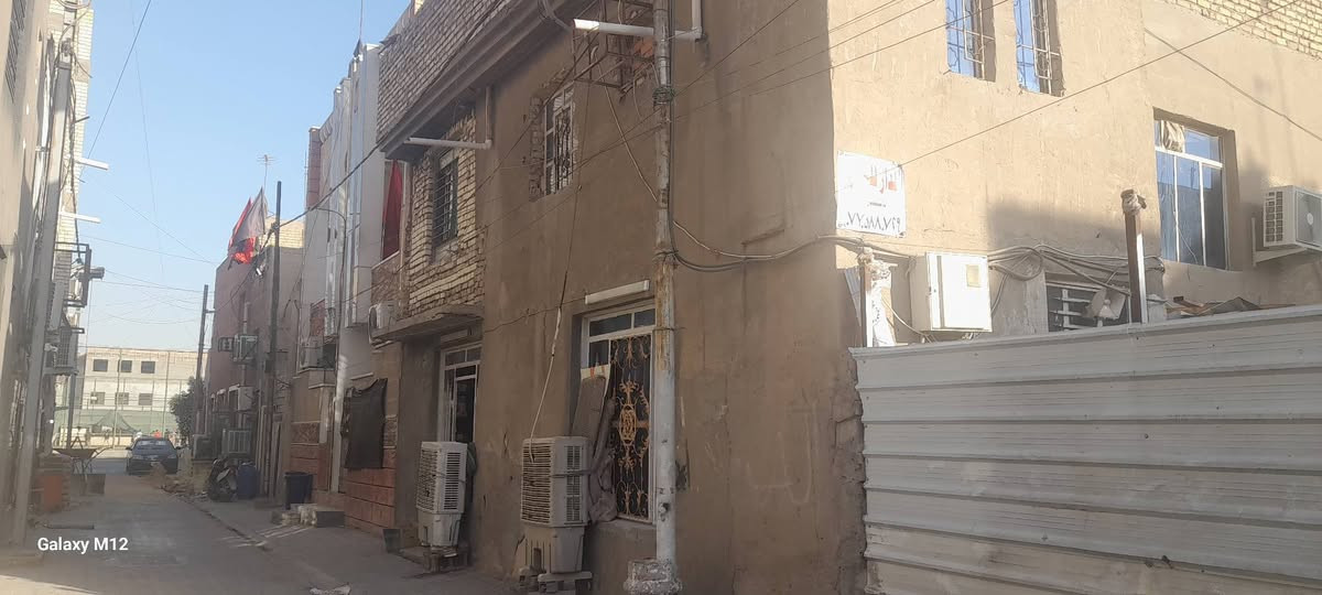 السلام عليكم نظرا للوعود اعيد النشر بيت للبيع قطاع ٥٥قرب سوق الوحيلات على ساحه قريب على الخدمي مال الحبيبيه قاطين المساحه ١٠٨التواصل ***********
