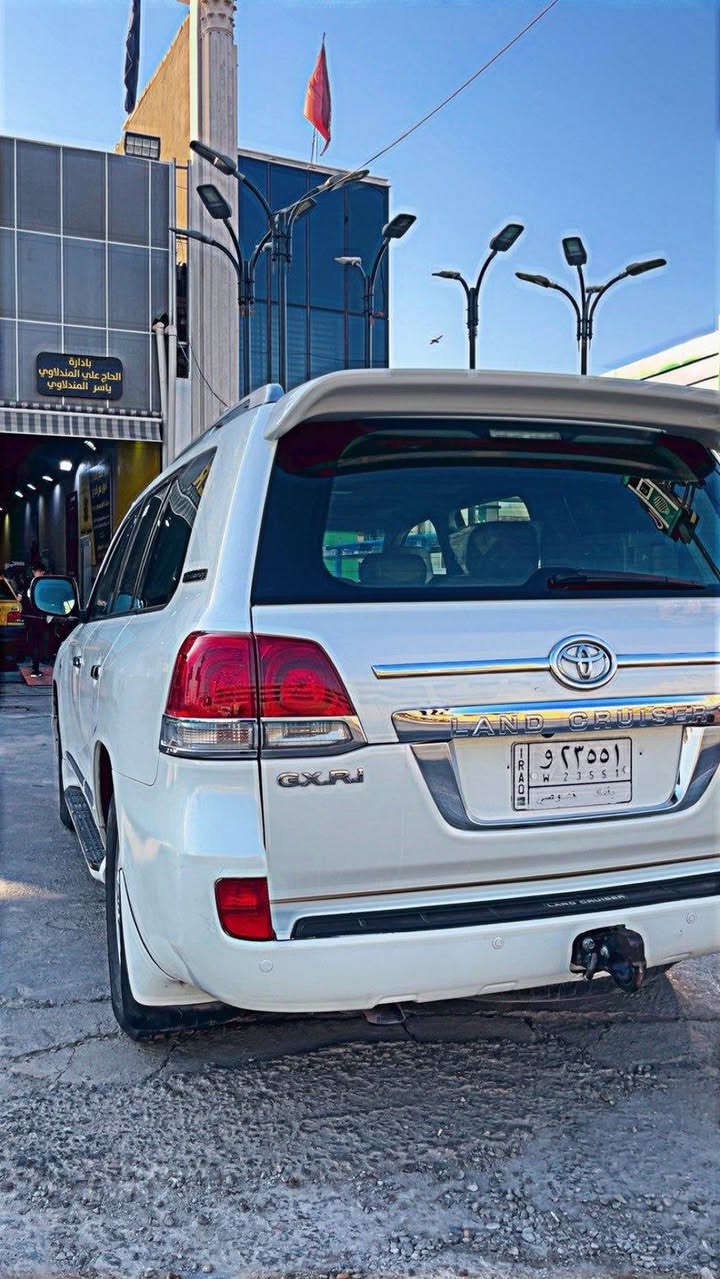 النوع : TOYOTA 
.
الفئة : لاندكروزر 
.
الموديل: 2011 ستينية 
.
عدد الاسطوانات: V6
.
ناقل الحركة : اوتوماتيك.
.
مكان السيارة: ديالى / جلولاء 📍
.
السعر : 310  ورقة . خصم 200 دولار إذا أخبرت البائع انك من طرفنا 💰
.
رقم صاحب السيارة: ***********☎️
 .
للاستفسارات و الإعلانات يرجى مراسلة الصفحة 💬
.
.
