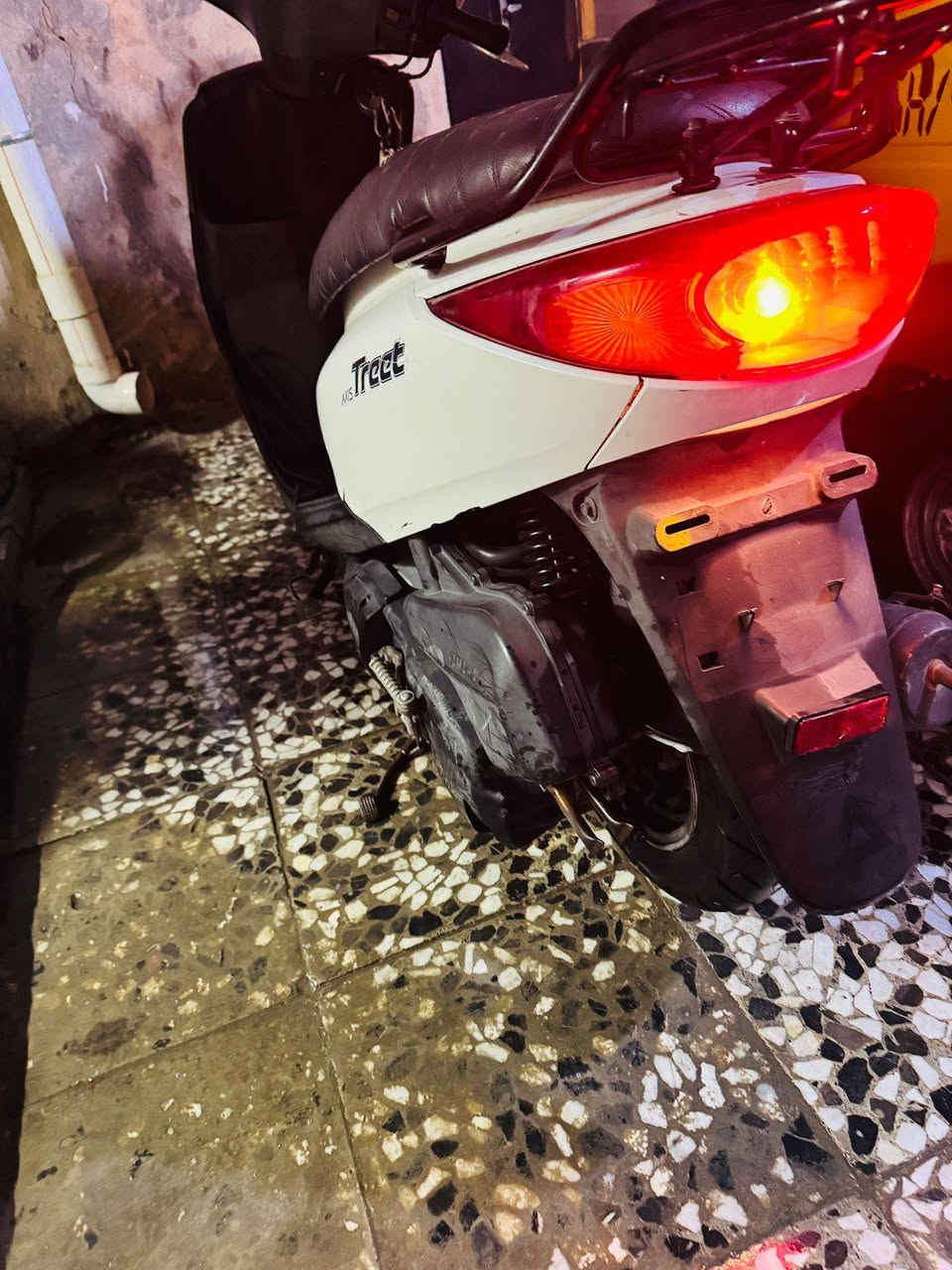 السعر 1500وبيه مجال حك الجيه

النعوان. بغداد البلديات حي الضباط شارع الكاشي 

***********
