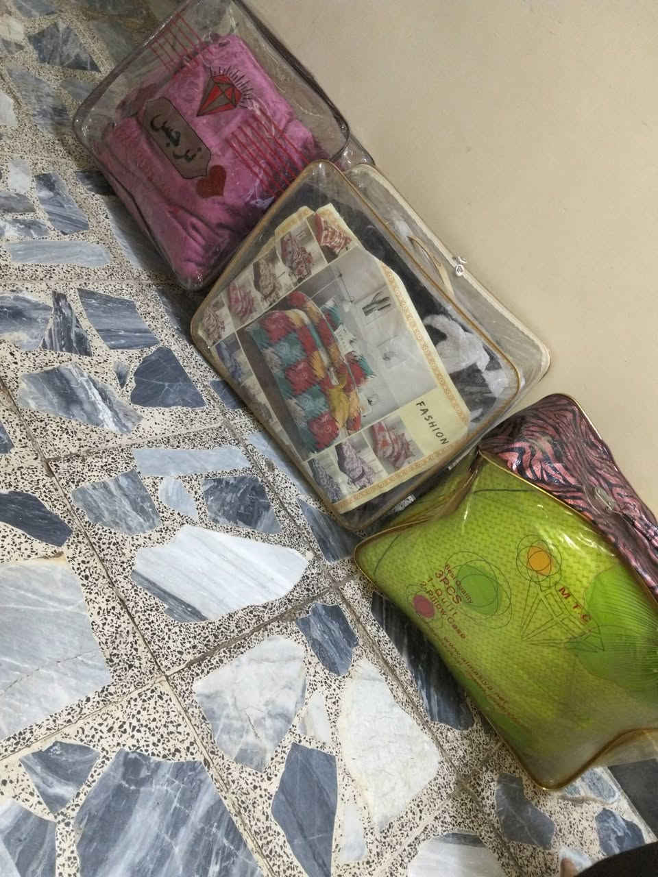 فرشه للبيع استعمال مره واحده +لحف7وبطانيه2


**إذا كنت صاحب هذا الإعلان وتريد حذفه لأي سبب، رجاءا أرسل رسالة إلى الدعم الفني**