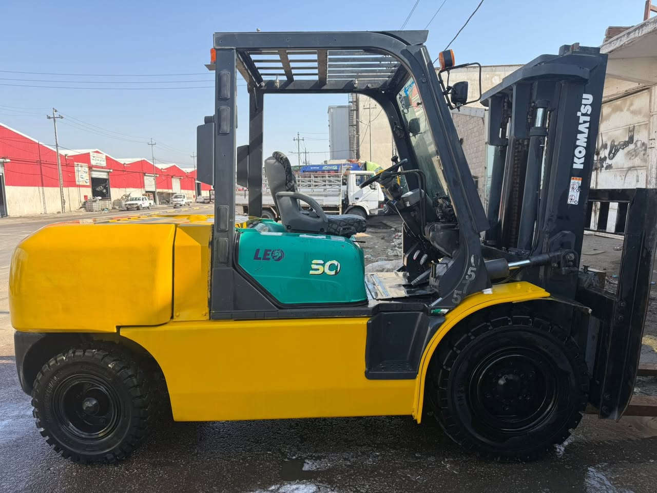 للبيع رافعه شوكيه 5 طن موديل 2007 اصل مكينه كمنز سوبر كير نمرتين الرافعه جاهزه للاخير بوجه للشغل مكاني البصره صناعيه حمدان *********** مامتواجد عل فيس اتصال
