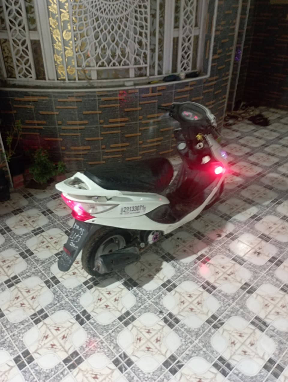 سلام عليكم
كامكو مكينه مفتوحه 
كهربائات كله شغاله 
مكان شطره سعر ٤٧٥
***********
