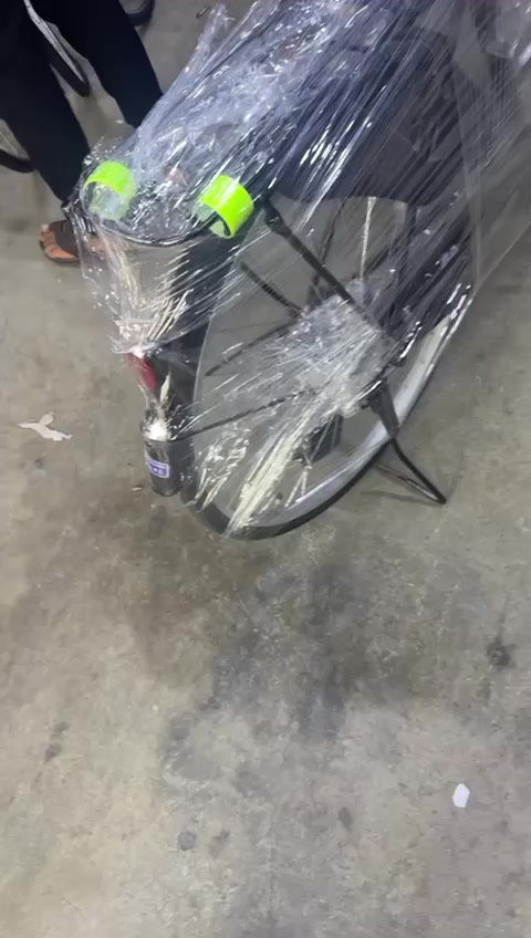 سلام عليكم بايسكل بطة حجم 26للبيع شركة BDلون اسود بعده جديد كامل هوة وغراضة اخذته من كرار ابو النقش بعده جديد كلش رايده ب200قفل الاستفسار ***********
