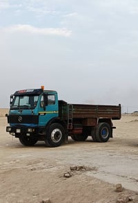 تكات للبيع الازركه موديل 76  والاخضره موديل 86 الاستفسار 07842313538