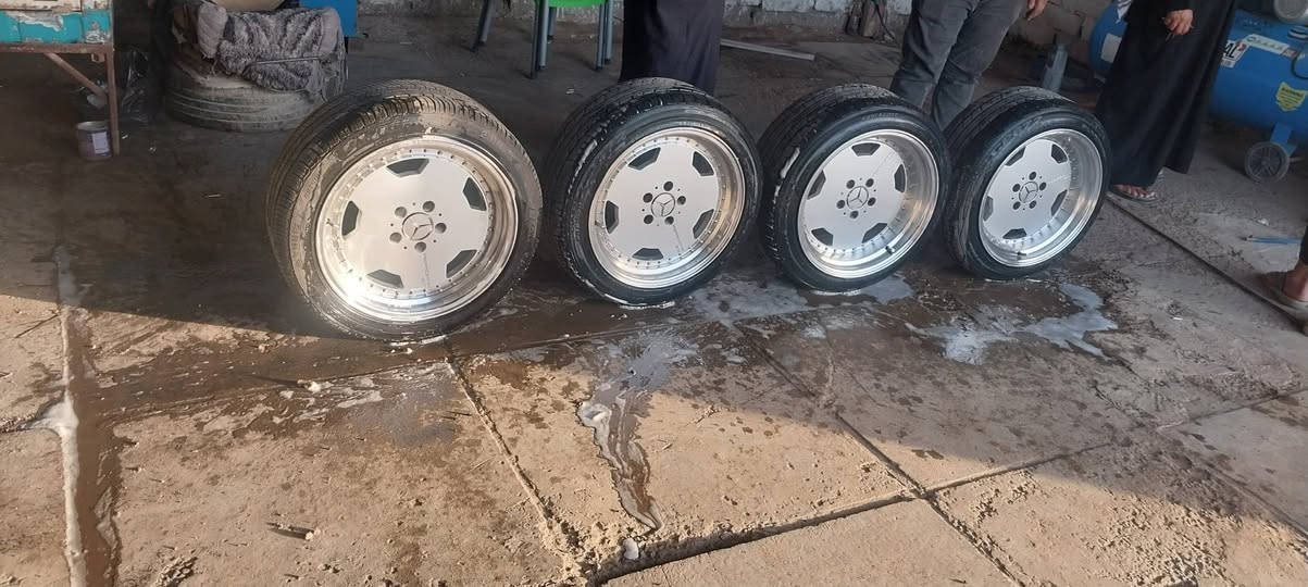 ويل وتخم تايرجديدمال مارسدس دب رياضي سعرهن ٤٥٠مشتريهن اب٦٥٠مكاني دوانيه


**إذا كنت صاحب هذا الإعلان وتريد حذفه لأي سبب، رجاءا أرسل رسالة إلى الدعم الفني**