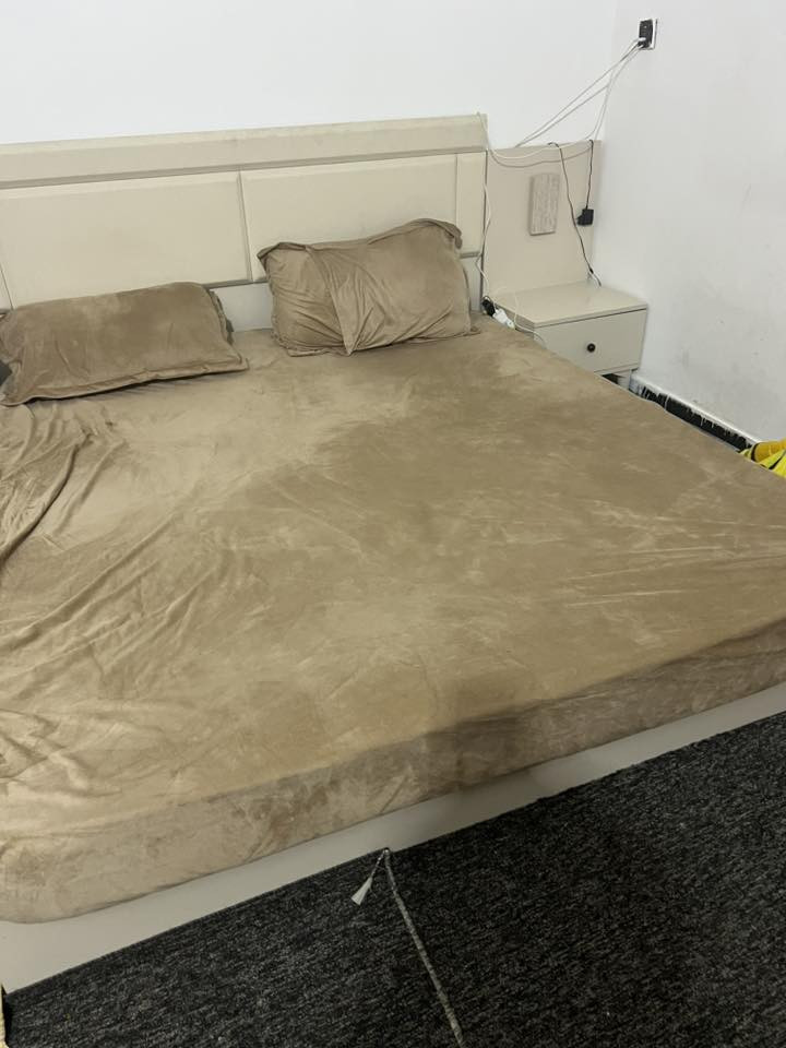 غرفه نوم جديده استعمال شهر لسبب الضروف أخذته 650. اريده 400 ت***********
