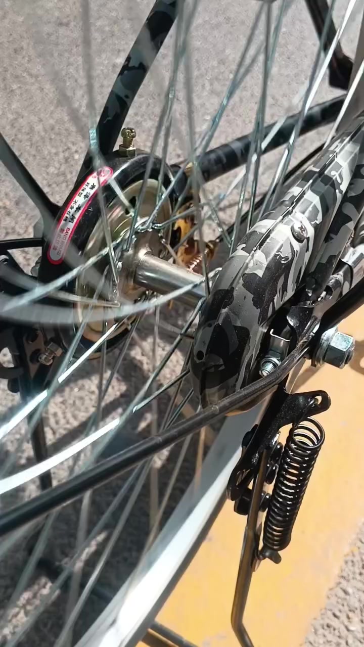 السلام عليكم  بايسكل بناتي  لونـ حشداوي (صبغ مو لزك) مختـم مـال (حاويـه😀) اي نقـص مابيـ🔥񙐊
مكـاني بغداد(الـدورة)

السـعر(130💵) رقـمـي...*********** بي واتساب
