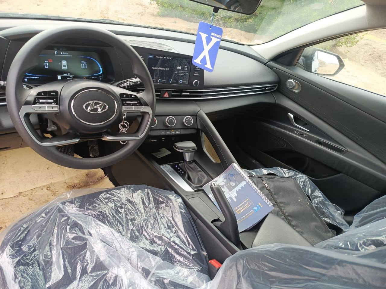 سلام عليكم النترا موديل ٢٤ سياره عله وظع لشركه ماشيه ١٤ الف وارد كوري ظررهه كلش بصيط سياره فول مواصفات سياره جديده ستخدام شخصي وشراي يتصل على رقم *********** مكانه سماوه وانه خادم لطيبين
