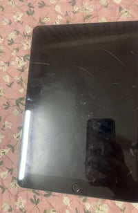 ايباد 9 • شغال • ما بيه ضرر
