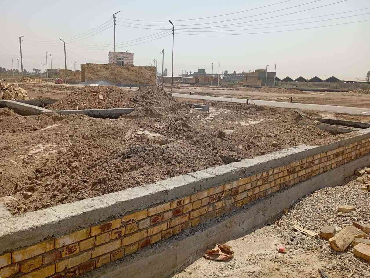 عرصة 200م  بيهه رباط وبتلو جاهزة للبناء سند 25 مداور محكمة ..... مكان مجمع ام البنين مقابيل مركز الشباب كافة الخدمات.....  للاستفسار *********** وأتساب شغال السعر 17 مليون
