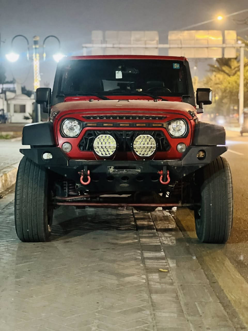 جيب رانگلر سبورت2018
سياره نضيفه وجديده 
حادثها جداً بسيط شبر بالچاملغ الايمن 
بدون ايرباك
عليها تزويد وترفيعه من امريكا  
دبل ولوي فوكس 
بيها تخمين تاير خشن وناعم
ودعاميات تتزويد حديد
حمالة سبير حديد ع الدعاميه 
مو بالباب شغل درجه اولى
رقم بغداد مشروع وطني باسمي
سعر مناسب جداً مراوس لاندكروز
للاستفسار ***********
