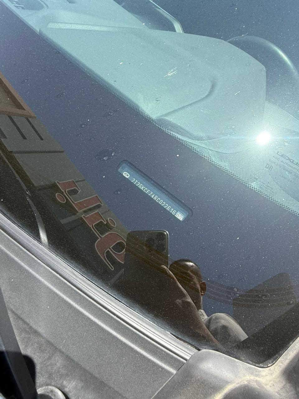 🚗 للبيع — لكزس 2023 هايبرد فل مواصفات

فرصة مميزة لعشاق الفخامة ✨
لكزس موديل 2023 بحالة شبه الوكالة، استخدام نظيف جداً ومواصفات كاملة.
 ضرر كلش خفيف
🔹 هايبرد اقتصادي جداً في الوقود
🔹 فل مواصفات
🔹 شاشة كبيرة + نظام ملاحة
🔹 كاميرات + حساسات أمامية وخلفية
🔹 رادار وأنظمة أمان متطورة
🔹 بصمة تشغيل + دخول ذكي
🔹 مقاعد جلد فاخرة
🔹 السيارة بحالة ممتازة جداً ولا تحتاج أي مصروف

💰 السعر: 3 دفاتر و10 أوراق

📍 السيارة جاهزة للفحص في أي وقت
للجادين فقط.  استفسار ***********
