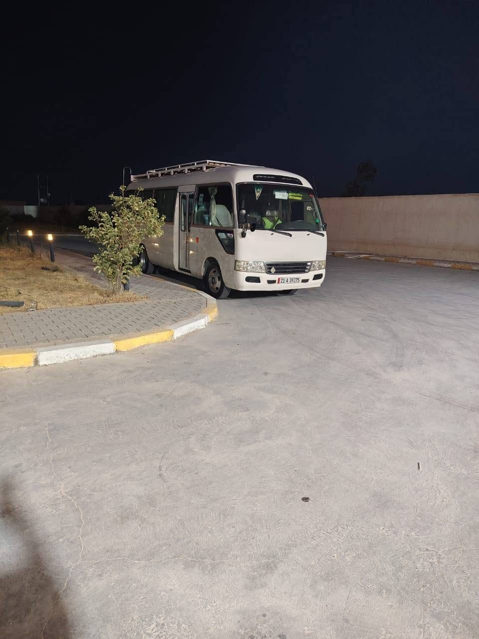 سلام عليكم من رخصة مدير الكروب كوستر ١٥ فول مواصفات كشن ستاركس مكينه وكير جديد اكسن بي صوت مكفوله كفاله عامه ما عده شبر وره باب العبري صبغ فقط خطه نجف بغداد استفسار ***********
