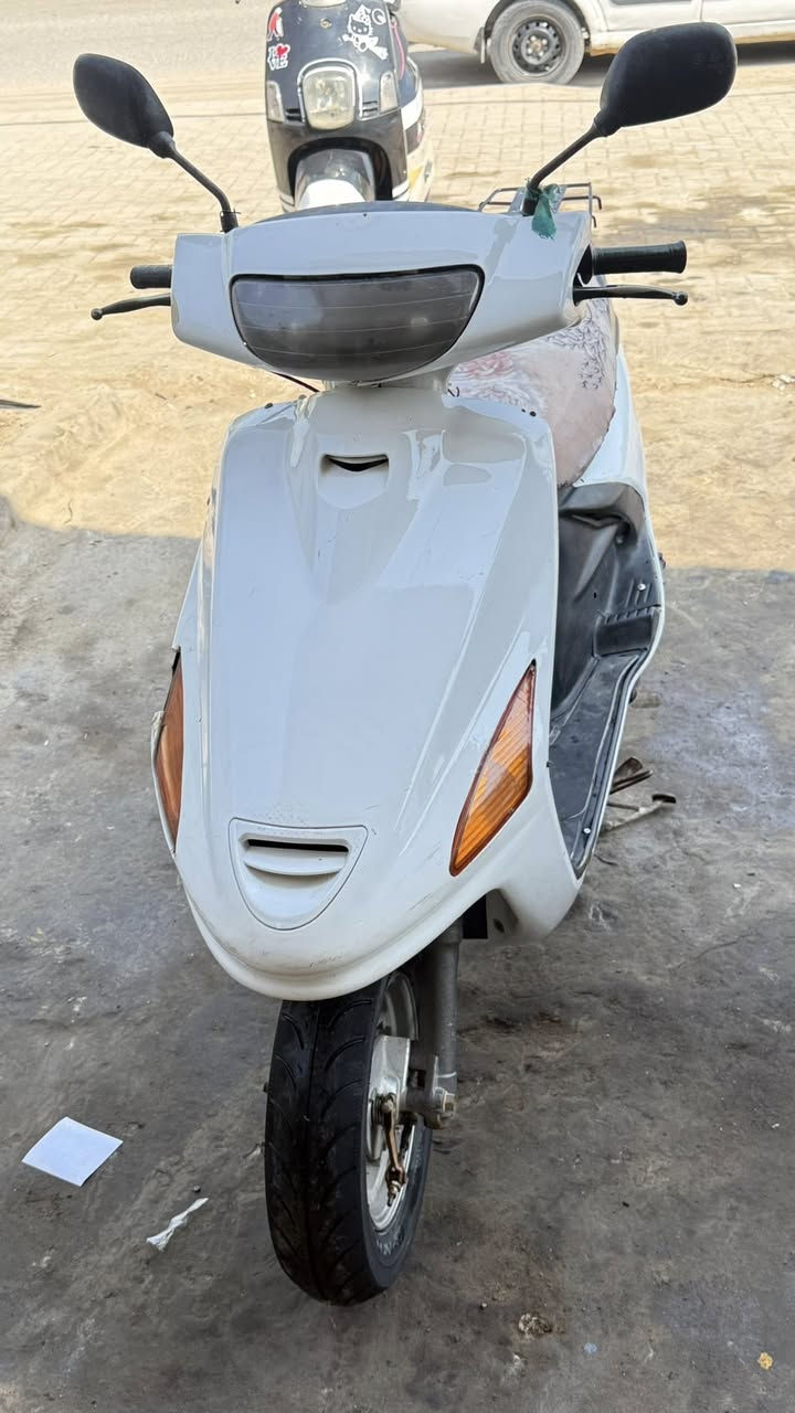 دراجه فراشه البيع دراجه نضيفه كله شغاله سعره 200وبيه مجال مكاني شاميه شراي تصل ***********
