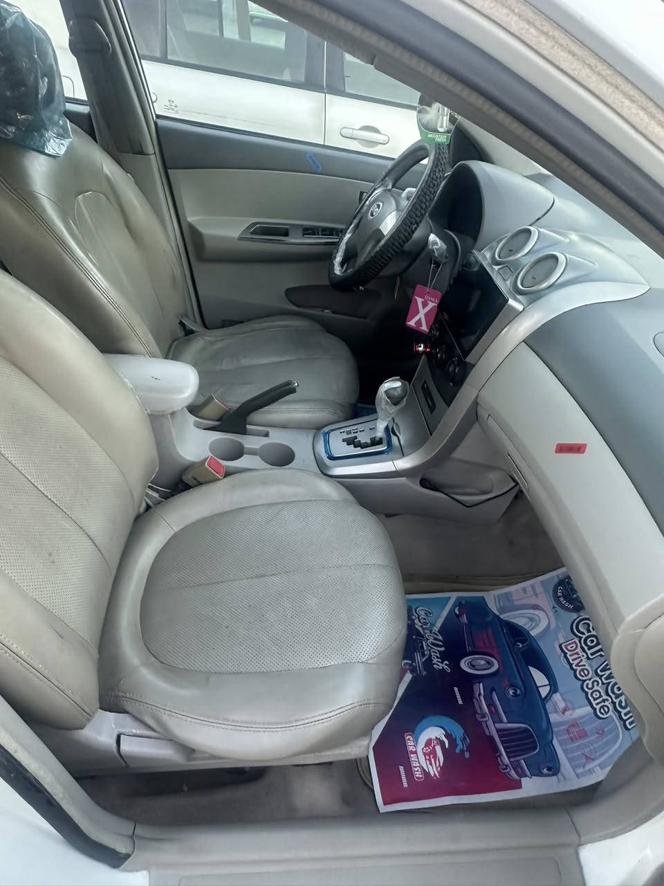 السلام عليكم بي واي دي للبيع مديل 2013 رقم بغداد ب اسمي كير محرك في حاله جيده بدون صبغ 

مكاني بغداد الشعب *********** السعر 60 وبيها مجال بسيط
