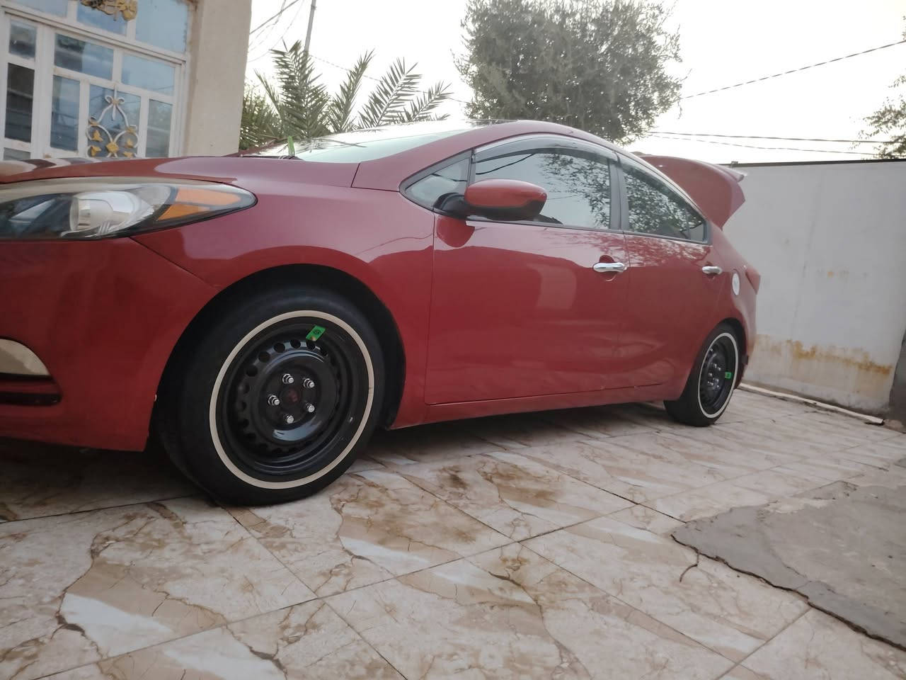 فورتي 2016
رقم بغداد بأسمي هزه جديدة

سياره جديده ماشيه 133 فقط 

حادثه جاملغ و بنيد و باب خلفي 

نضام ايكو 

مثبت سرعه 

مانع انزلاق 

مكاني نجف مشخاب 

سعرها 97 وبيها مجال شي بسيط
*********** بي واتساب
