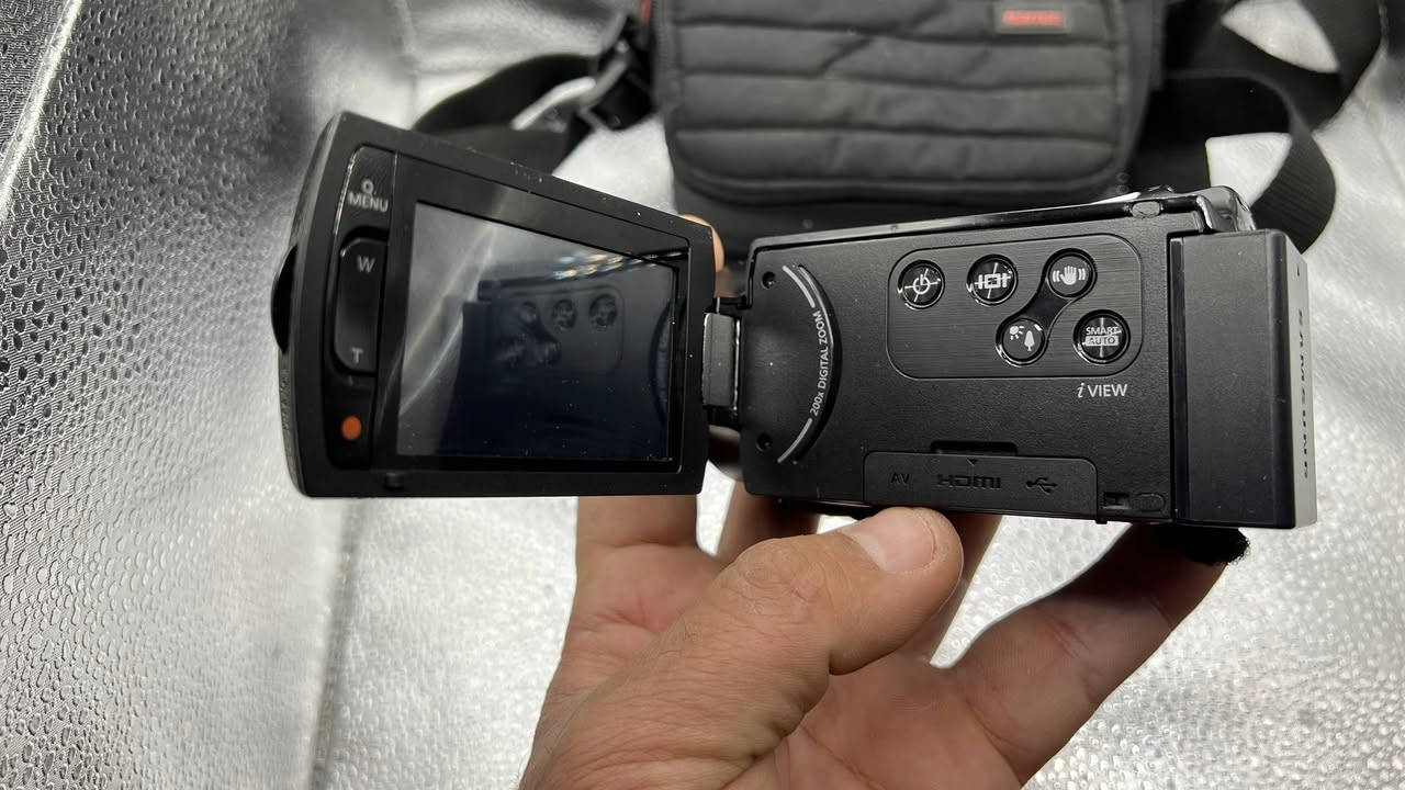 السلام عليكم (عيدكم مبارك للجميع )
كامرتين وحده كانون وحد سامسونج التفاصيل مالتهم ناشره بالفيديو


**إذا كنت صاحب هذا الإعلان وتريد حذفه لأي سبب، رجاءا أرسل رسالة إلى الدعم الفني**