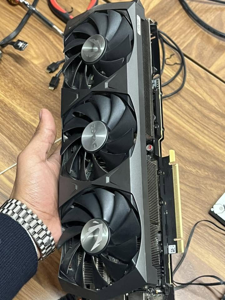 🔹 Core i5-14400F
🔹 RTX 3080 10GB ZOTAC
🔹 DDR5 XPG 16GB
🔹 MSI PRO H610
🔹 SSD WD 1TB
🔹 Power Supply HYDRA 750W
🔹 HyperX Headset
🔹 Redragon Keyboard + Mouse

🎮 يشغل أقوى الألعاب
🎨 ممتاز للتصميم والمونتاج
⚡ سرعة وأداء عالي

السعر: 1400
***********
