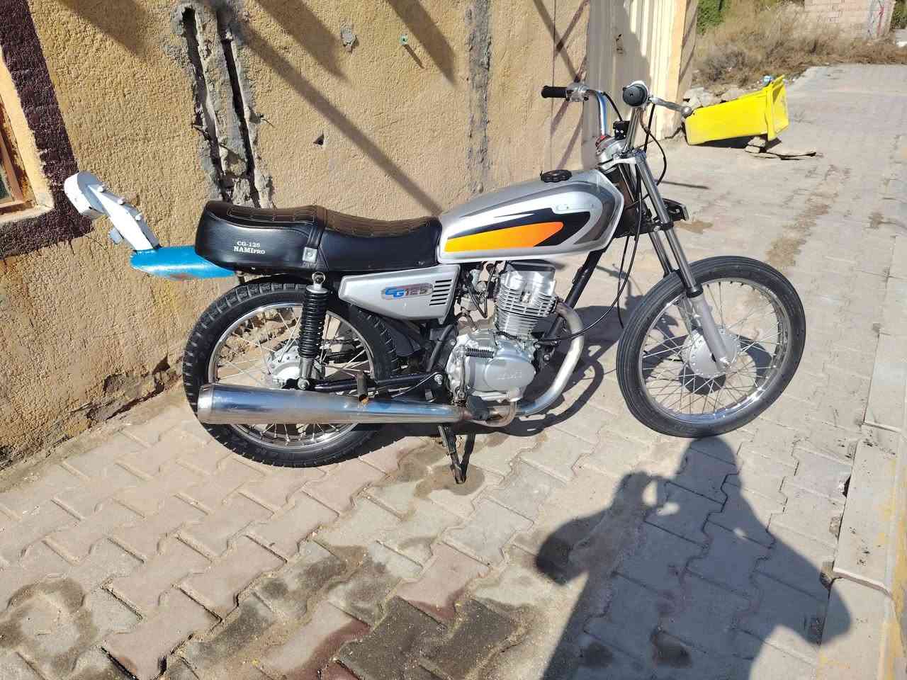 دراجه للبيع نامه شلامجه تعمير كله جديد المكينه ٢٥ سعر ٥٠٠ مكاني كربلاء اطوريج حي العسكري مال رجيبه للسفسار اتصل ***********
