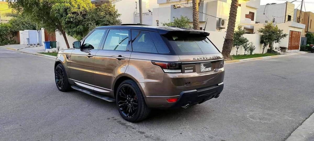 السلام عليكم للبيع او مراوس رانج روفر سبورت وارد الماني ضمان دولي موديل 2014 سته سلندر سوبر سياره جاهزه وسيرفس كامل اصلي يعني اترايك وين متريد صبغ دعاميات وشبر بين الباب والجاملغ الخلفي السياره صفر مسج بدون اي عطل هزه جديده كامله من كل النواحي
المواصفات 

بيبان شفط 
ثلاجه 
شفتات ستيرن 
جكات 
زنون بلادي و دينامك 
جلد لون بيجي 
تدفئة وتبريد كشنات 
رادارات جانبي وامامي 
خمس كامرات 
اربع وضعيات قياده 
بانوراما 
وبعد هواي مواصفات الرانج معروفه 
ترهم بيع وترهم مراوس الرقم
*********** واتساب
*********** اتصال
عنوان السيارة بغداد الكرخ
