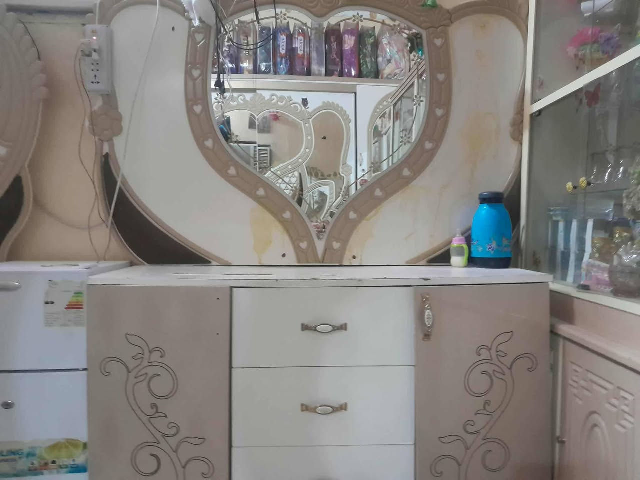 لسلام عليكم غرفه للبيع ٨ قطع+ معرض وميز نضد 
العنوان الخضر 
السعر ٥٥٠ قفل 
يوجد نقل وفتح وشد وتصليح 
للاستفسار مراسلة صفحتنا


**إذا كنت صاحب هذا الإعلان وتريد حذفه لأي سبب، رجاءا أرسل رسالة إلى الدعم الفني**