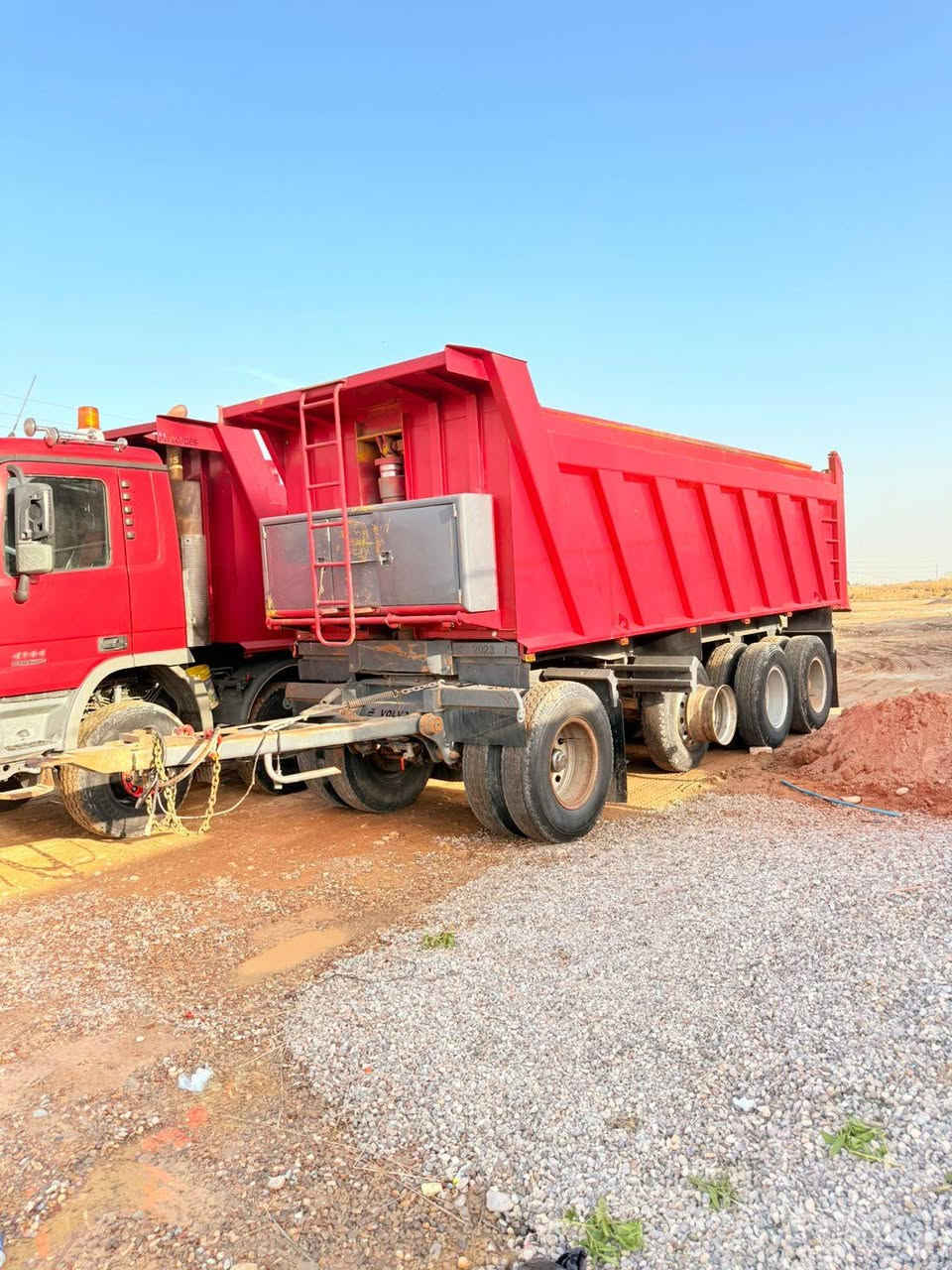 للبيع موديل 2023
طول 7 ونص 
ذرعه 27 متر 
3 دناكير 16
بدون تعلوانه 24 متر 
تخم تاير 24 صاج 
دناكير 16
شاصي 14
السعر  210  وبيها مجال 
العنوان واسط النعمانيه 
***********\\\\\\***********
