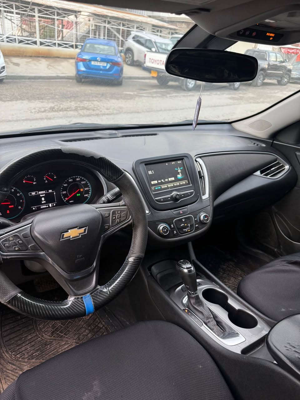 Chevrolet Malibu 2018 
ماليبو موديل 2018 قطعتين و نص صبخ بدون دواخل بدون ايرباك السعر 93 ورقة 
كير محرك بشرط ماشية 130 الف 
تحويل غرامة بشرط 765 الف غرامة عليها تنزل من السعر  المكان السيارة دهوك 
***********☎️ دهوك, العراق
