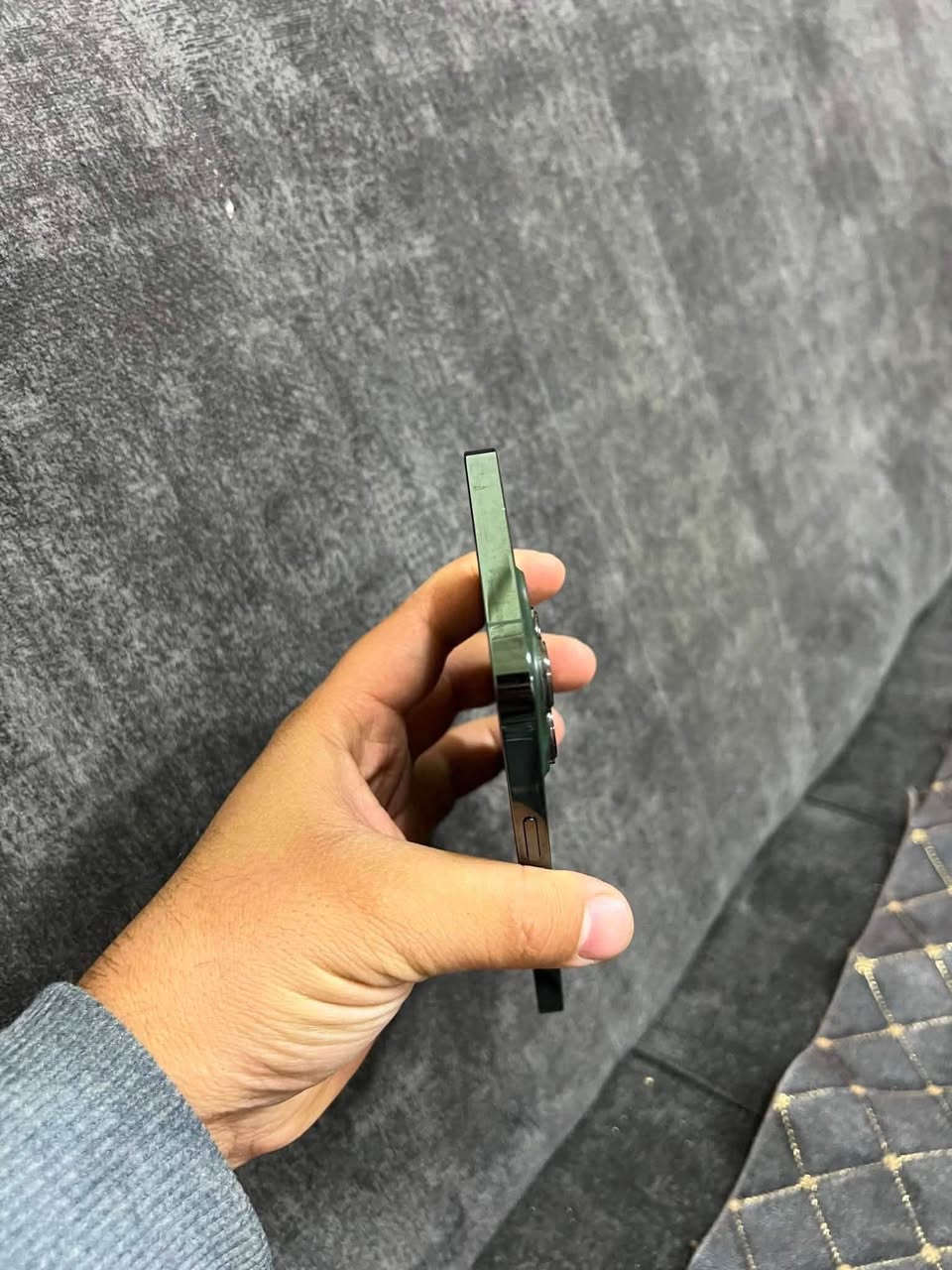 للبيع ايفون ١٣ برو ماكس 
دبل سيم 
ذاكرة ٢٥٦
بطارية ٨٠
السعر 700


**إذا كنت صاحب هذا الإعلان وتريد حذفه لأي سبب، رجاءا أرسل رسالة إلى الدعم الفني**