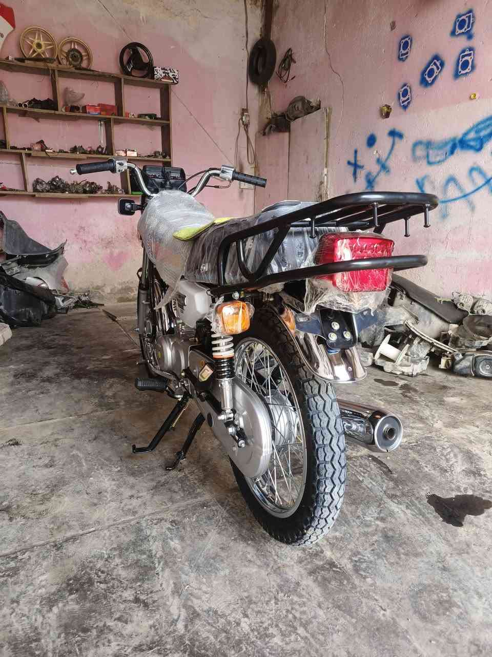 سلام عليكم
نامه شلامجه تعمير اصلي تعميره 26وشاصي نامه شيال ربع جديد وراق سكنر دراجه تعميره جديده مصارله حته عشر تيام من معمره شد اخو البلاد البيع والسعر خاص وهاذه رقمي وبي واتساب ‏‪***********‬‏ والي مو شراي لا يراسل ولا يدك
