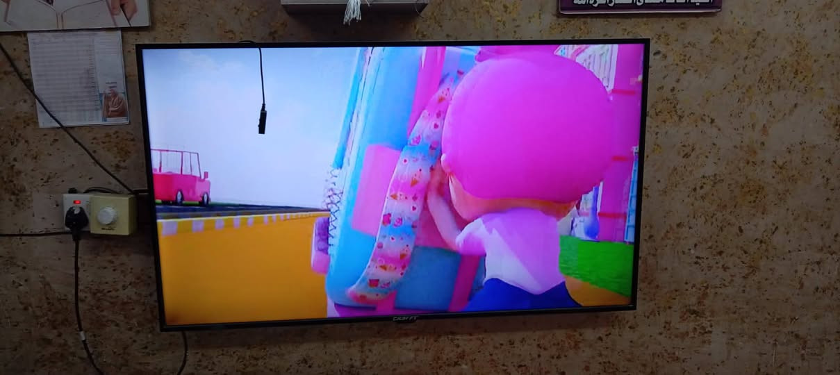 شاشه حجم 50 شركة كرفت  بدون نت ب200 مامتواجد عل نت ***********
