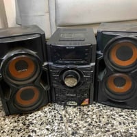 عدي هاذه المسجل ماعرف شنو نوعه بس شغال كلشي بي يمكن كاسيت اريد ابيعه ش...