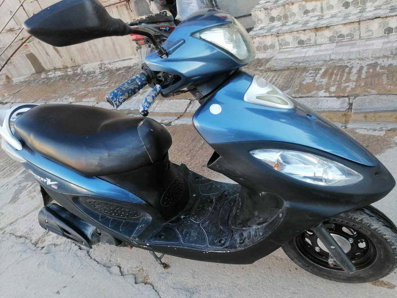 سلام عليكم كايمكو في٢ نوزل  بلاديه مسجل ثاني يوم تحويل باسمك دراجه بلاديه سعر مليون و٧٠٠ وبيها مجال قليل إتصل *********** وشكرآ ل أدمن ولكم
