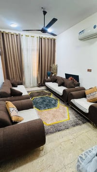 قنفات • سرير • ١٠ مقاعد