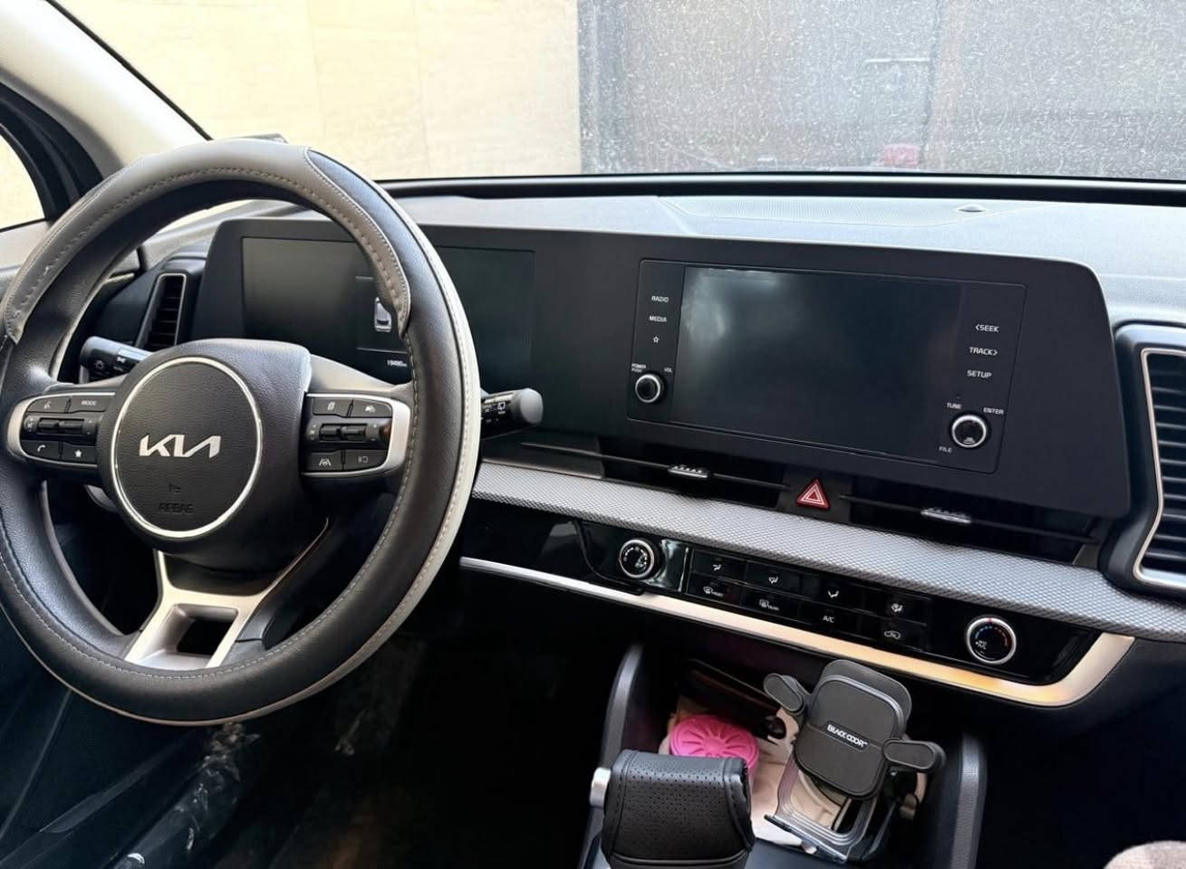 سبورتج وارد امريكي
مكينة٢٥٠٠ gdi
موديل٢٠٢٤
رقم اربيل بأسمي
ماشية ١٩
فور ويل
تدفئة كشنات
رادار تحديد مسار 
رادار مانع تصادم
اوتو هولد 
كاميرا دوارة 
حساسات خلفية
وضعيات قيادة
مثبت سرعة
مانع انزلاق
تبريد قطعتين
هند بريك بصمة
وبعد بيها مواصفات
حادثها موضح بالصورة فقط بارد بالبنيد وبارد بالجاملغ
وبيها باب السائق دبل كود من امريكا 
السيارة جديدة حيل 
السعر ١٩٥ ومجالها بسيط
مكانها بغدادحي الجامعة
***********
