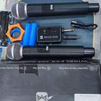 دبل مايك لاسلكي مع بطاريات ليثيوم اصلية مع كافة ملحقات  شحن تايب سي ال...
