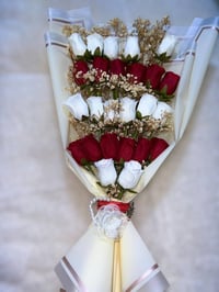 بوكيهات ورد صناعي • تصاميم راقية • ألوان حسب الطلب