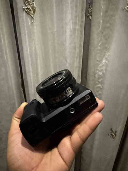 سوني 6400 جديده كلش 
شتر 3k 

متوفر واتساب 
***********
