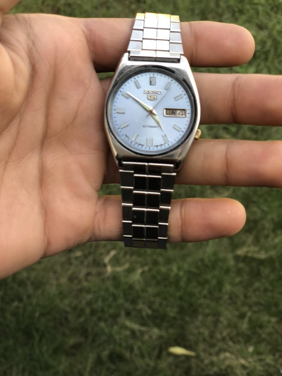 السلام عليكم اخوان سعر القطعه ٥٥ واذا كلهن بيهن مجال ***********
