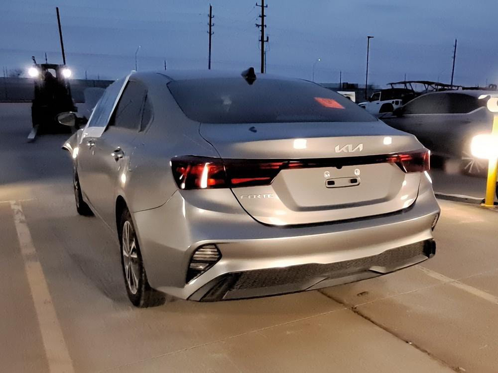 سلام عليكم فورتي مديل 2024 السعر 128 حادث جاملغ وبنيد وتعديل علا بارد الغد الايسر ماشية 31الف. رقم بغداد باسمي مباشر 
مكان الشعب سوق شلال صورة الحادث مرفقوة بل منشور ***********
