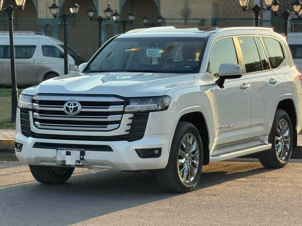 اللهم صلئ علئ محمد 
للبيع لاندكروز 2024/GxRسازفول مواصفات محرك 6سلندر عداد الكيلو متر 15000الف كيلو رقم بغداد بأسمنة فول مواصفات شاشة عدد3 كشن تبريد تدفئة كشنات جلد +كهربائيات
هتفونات بردة معروف مواصفات ساز 
السعر 67000الف دولار
***********للأسفسار 
وشكرا جزيلا
