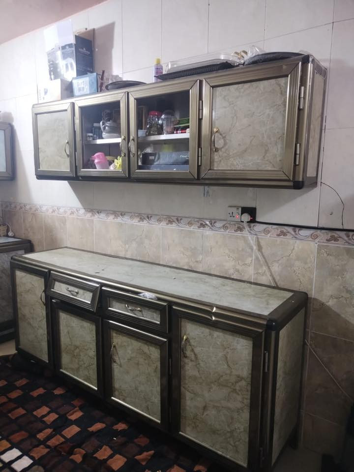 اغراض للبيع بيهن مجال البراد شغال والمي ثلج وحار كلهن نضيفه وشغاله الاتصال  ؏ رقم ***********
