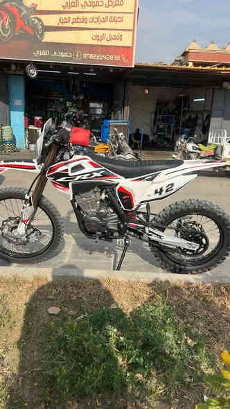 دراجه قفاز جبلي موديل 2025 سعرها مليونين وبيه مجال صارله اسبوع منّ كملت ناصريه مركز ***********
