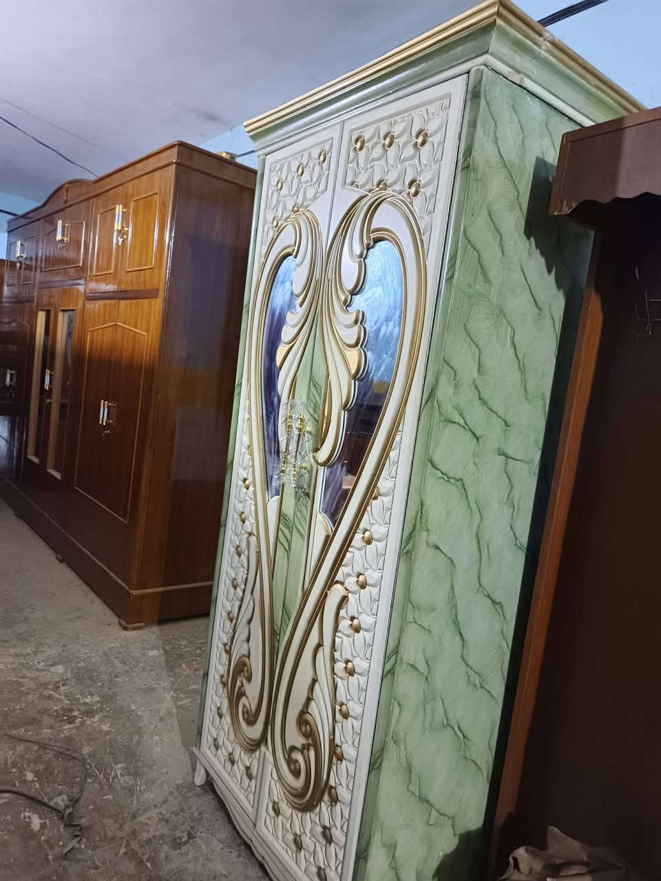 معرض ستار السعيدي  غرفة البيع  تزكام ***********
