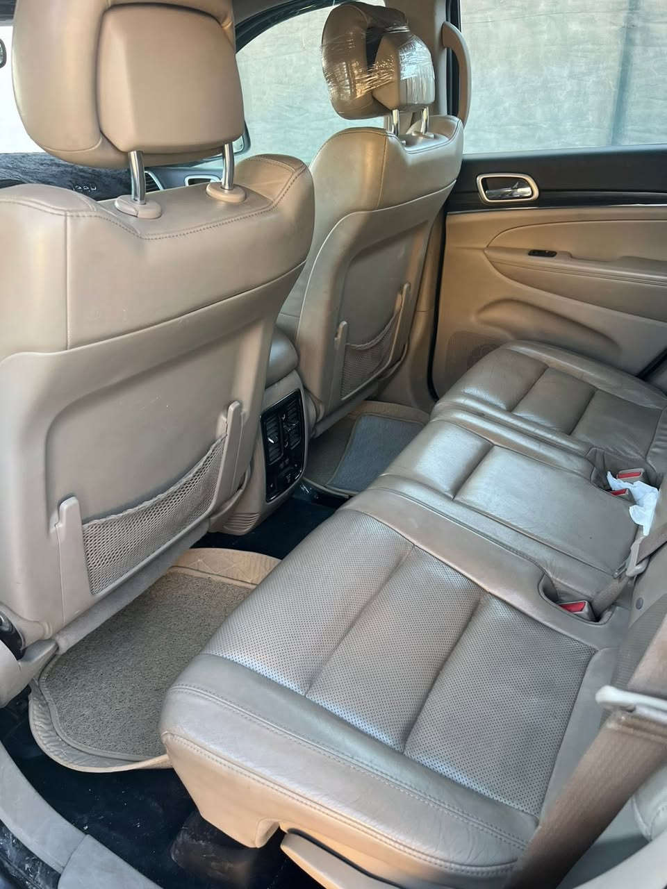 جيب موديل 2020 اعلى فئة

🉐حادثهة جاملغ وبنيد كلش خفيف 

🉐كير مكينة كفالة ممفتوح

🉐المواصفات :———

🉐بانورما فول

🉐رادار جانبي / يمين & يسار 

🉐 كشنات  تدفئة تبريد

🉐شفتات استيرن 

🉐بريك اوتو 

🉐كشنات جلد 

🉐ستيرن تحكمات فول & تدفئة ستيرن

㊙️نظام البانزين / Eco & Spor

🉐بصمة تشغيل عن بعد

㊙️شاشة كبيرة

㊙️مداخل / AUX & USP

المحرك / 3600 🆑

الصندق كهربائي ㊙️

حساس خلفي 🉐
رقم 
بغداد انكليزي 🉐

🉐مكان سيارة كربلاء 

السعر 200 وبيه مجال💵

 الاستفسار ‭***********

📞***********
